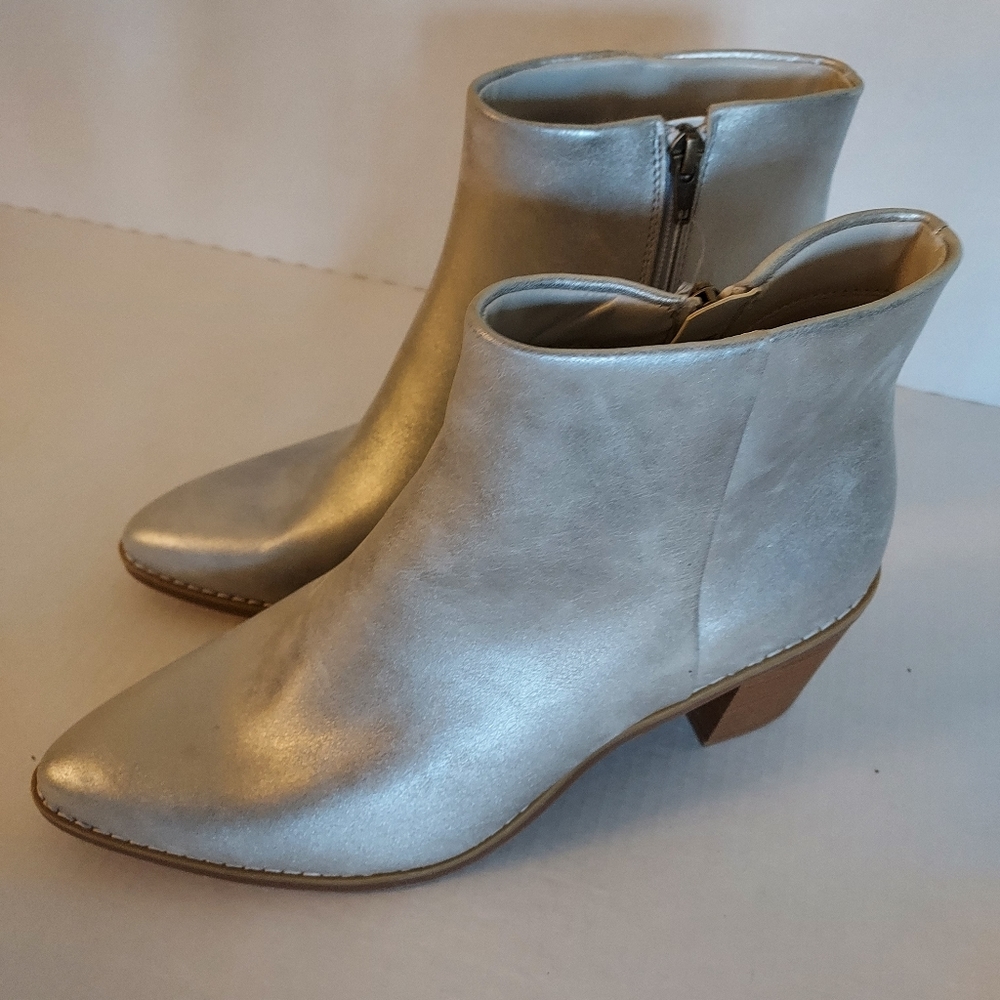 New Universal Thread Siver Malby Boot Booties Size 11